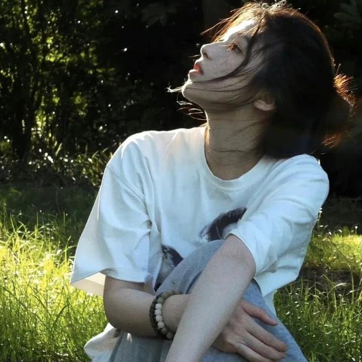 背鸭子的男孩